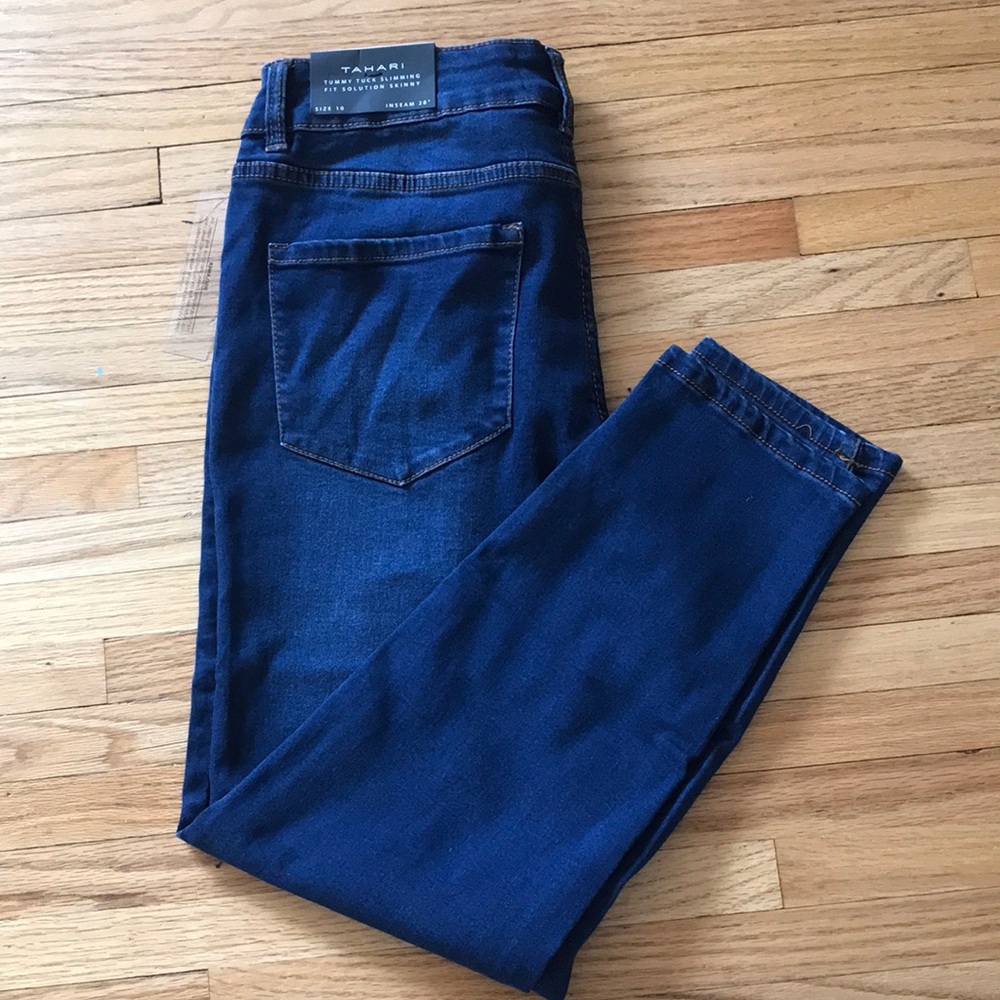 Tahari women Chole fit solution skinny Jeans.